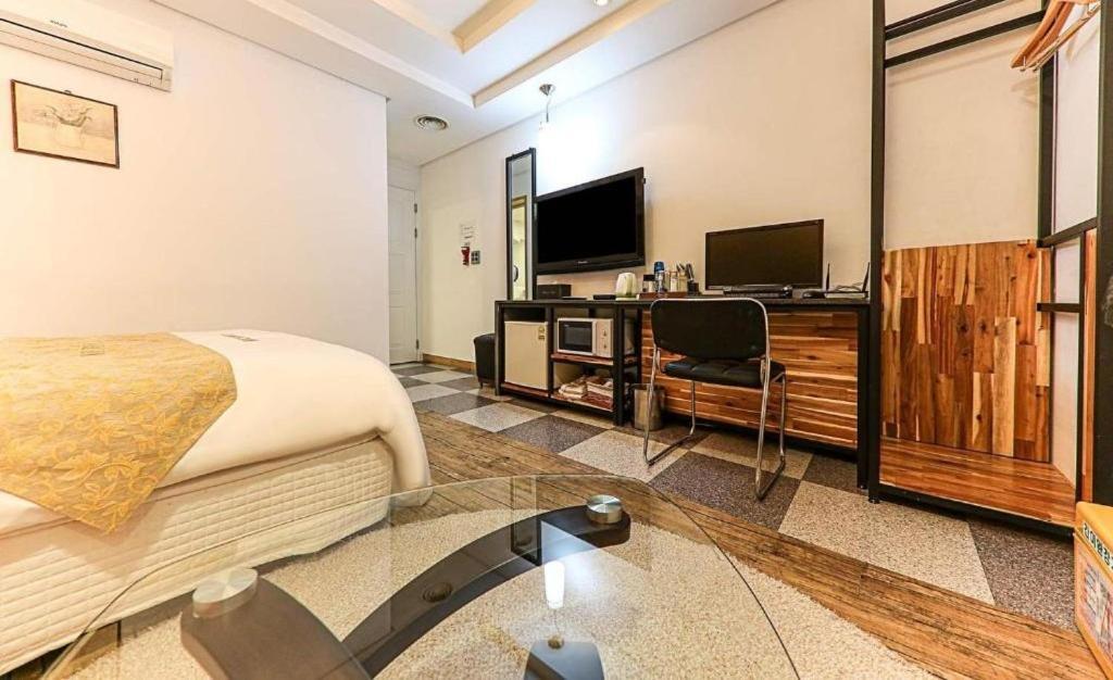 Cheonan Business Hotel Экстерьер фото