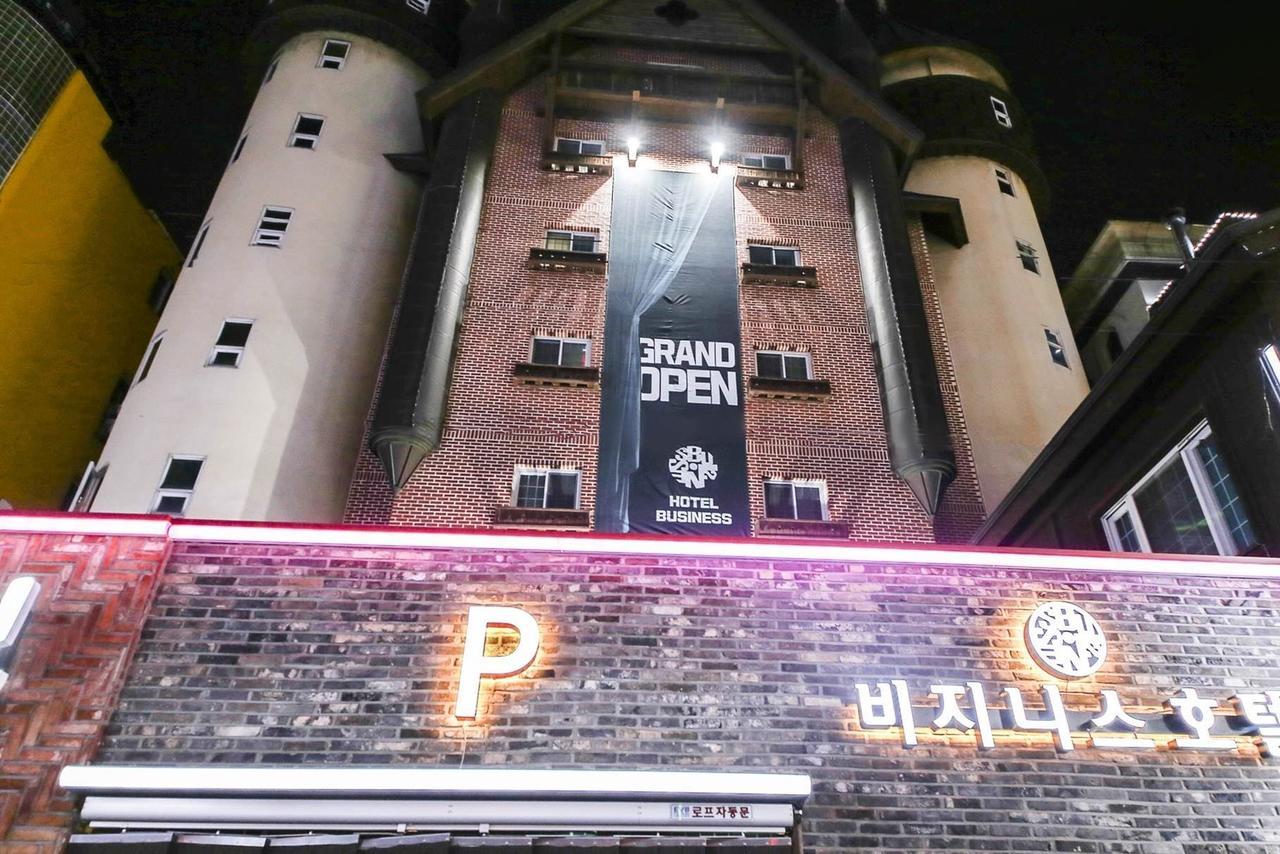 Cheonan Business Hotel Экстерьер фото