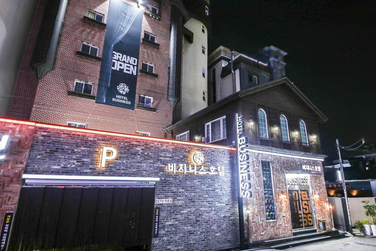 Cheonan Business Hotel Экстерьер фото
