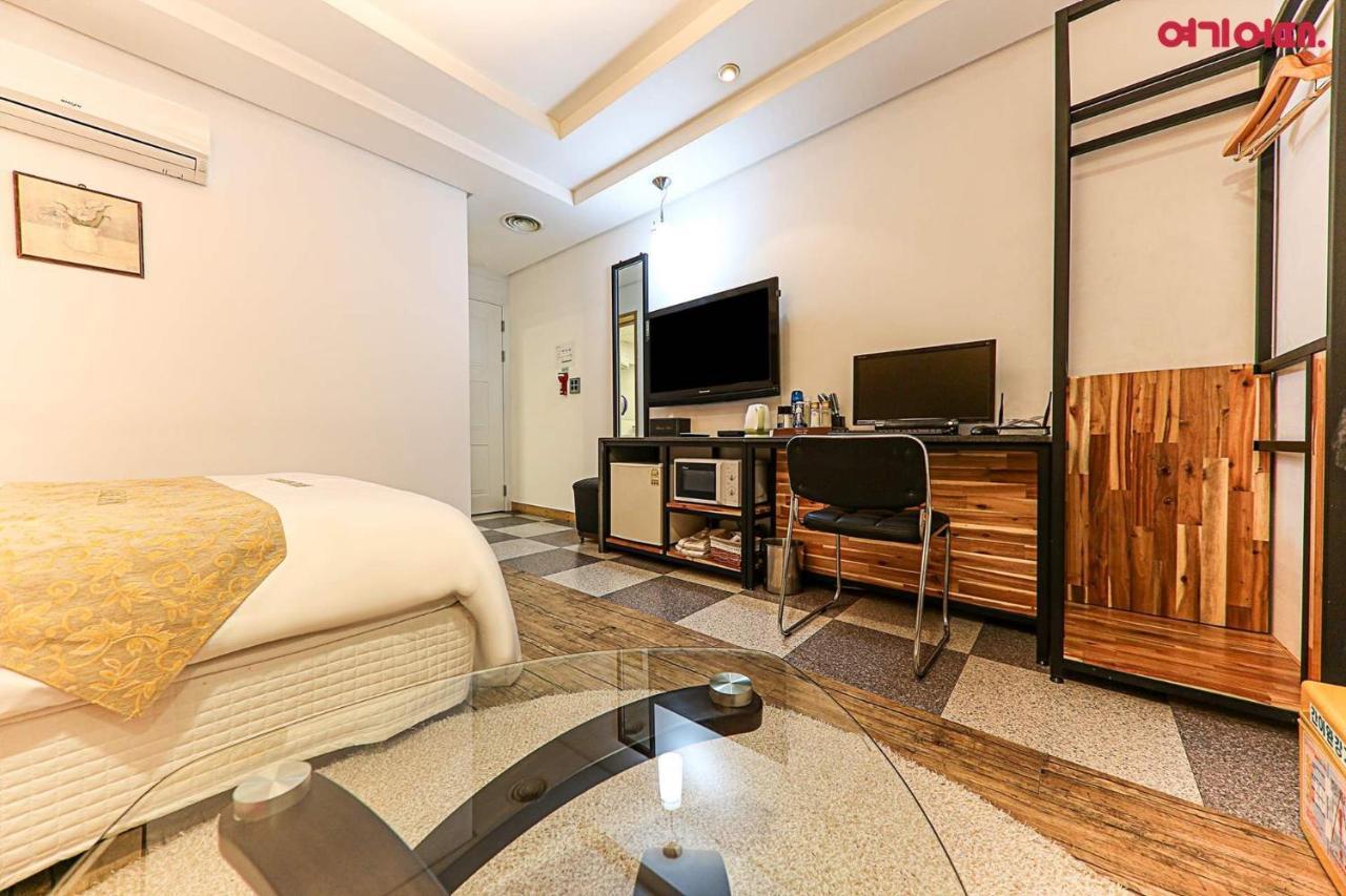 Cheonan Business Hotel Экстерьер фото